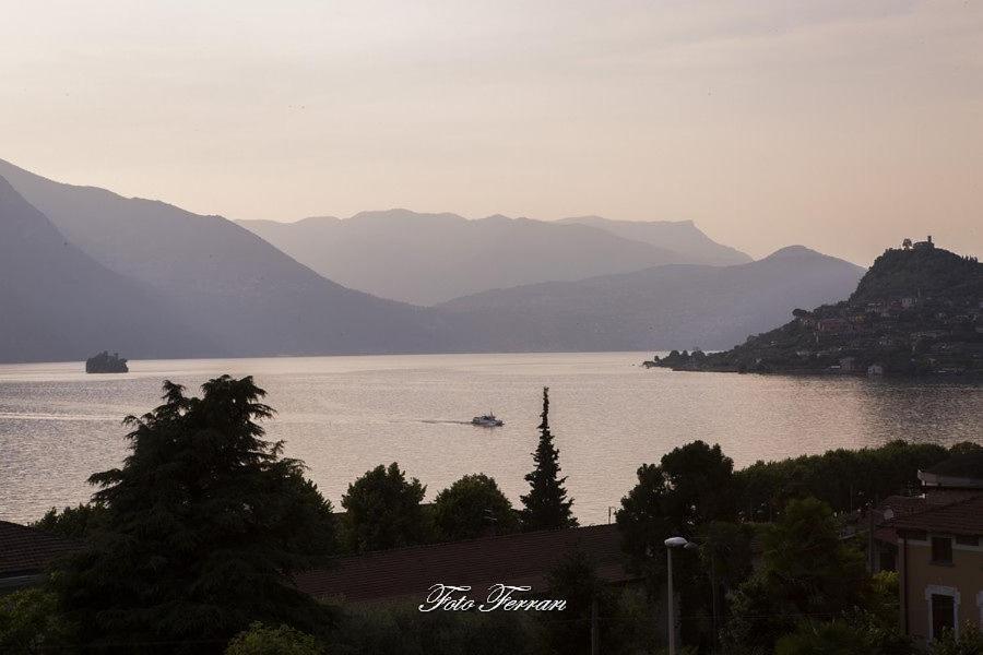Casa Vacanze Gli Ulivi Del Lago Villa Сале Маразино Екстериор снимка